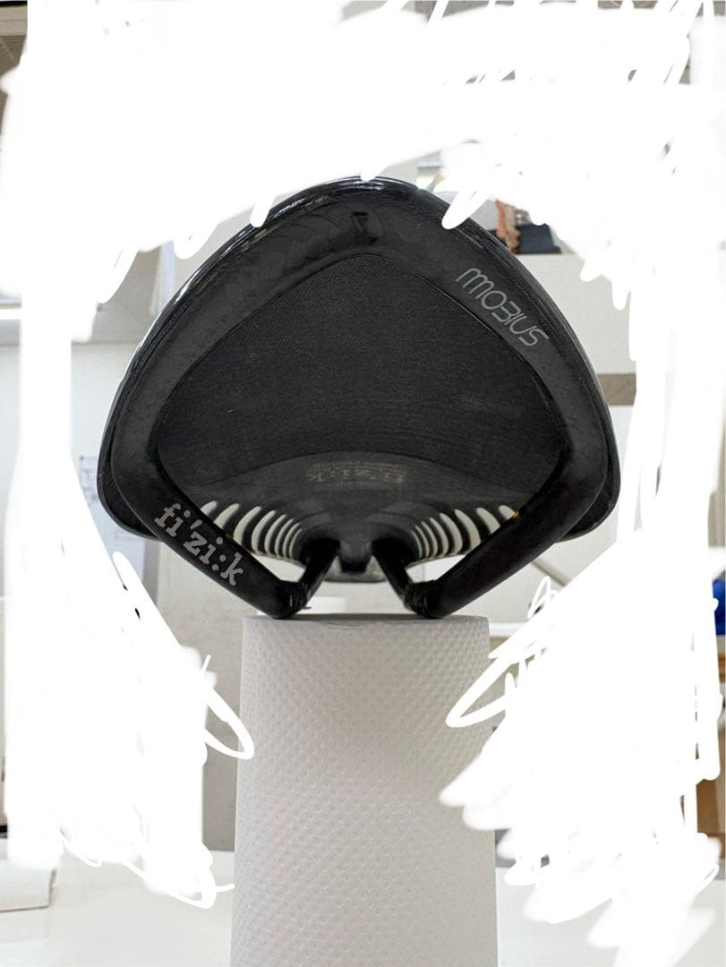 【状態良】 Arione k:1 フルカーボンサドル