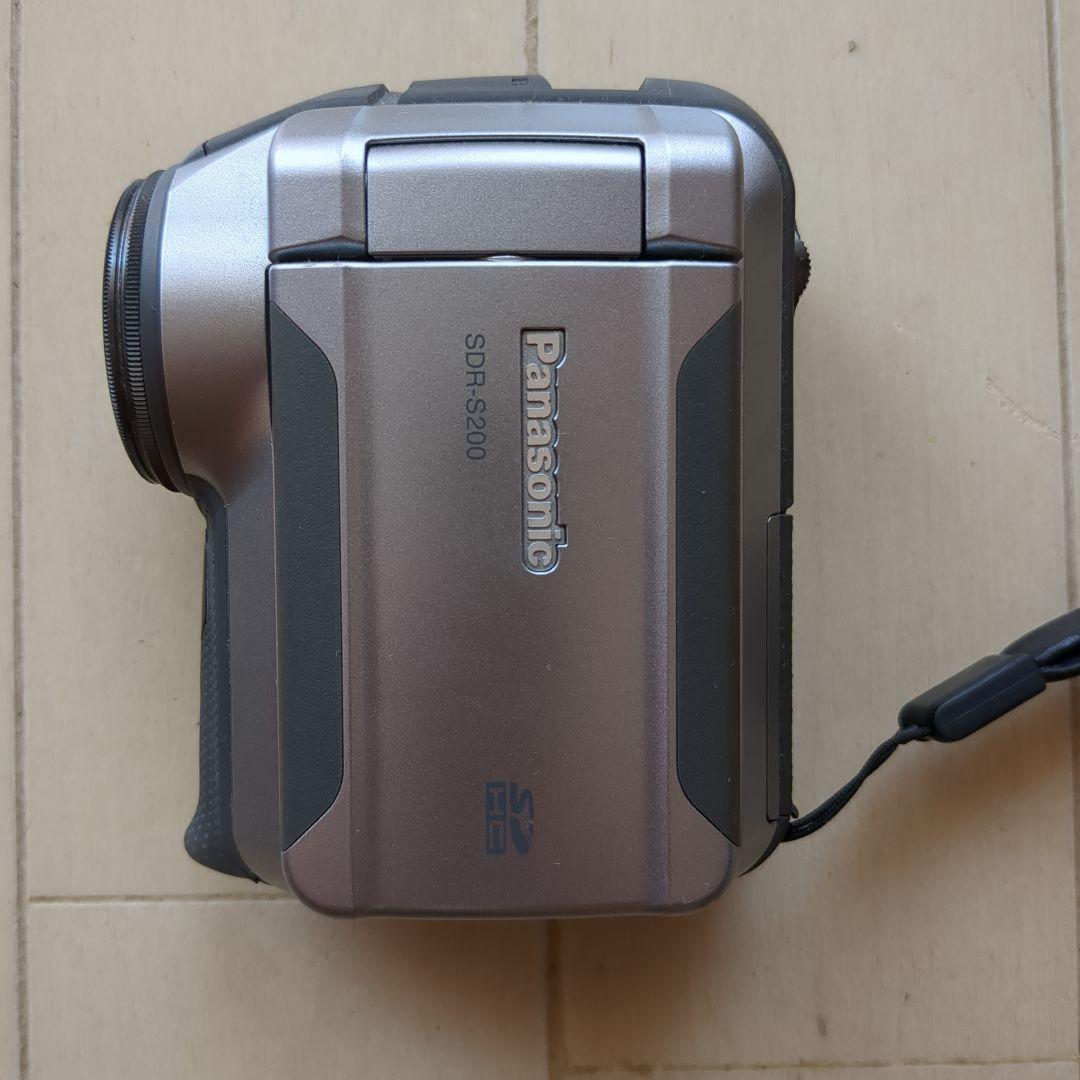 動作確認済み　Panasonic SDR-S200 ビデオカメラ 本体と付属品