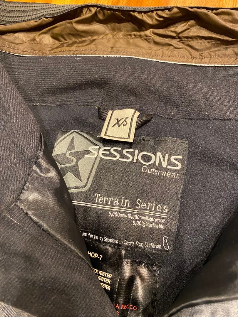 スノーボードウェア（多色星柄）上ニキータ　下セッションズ