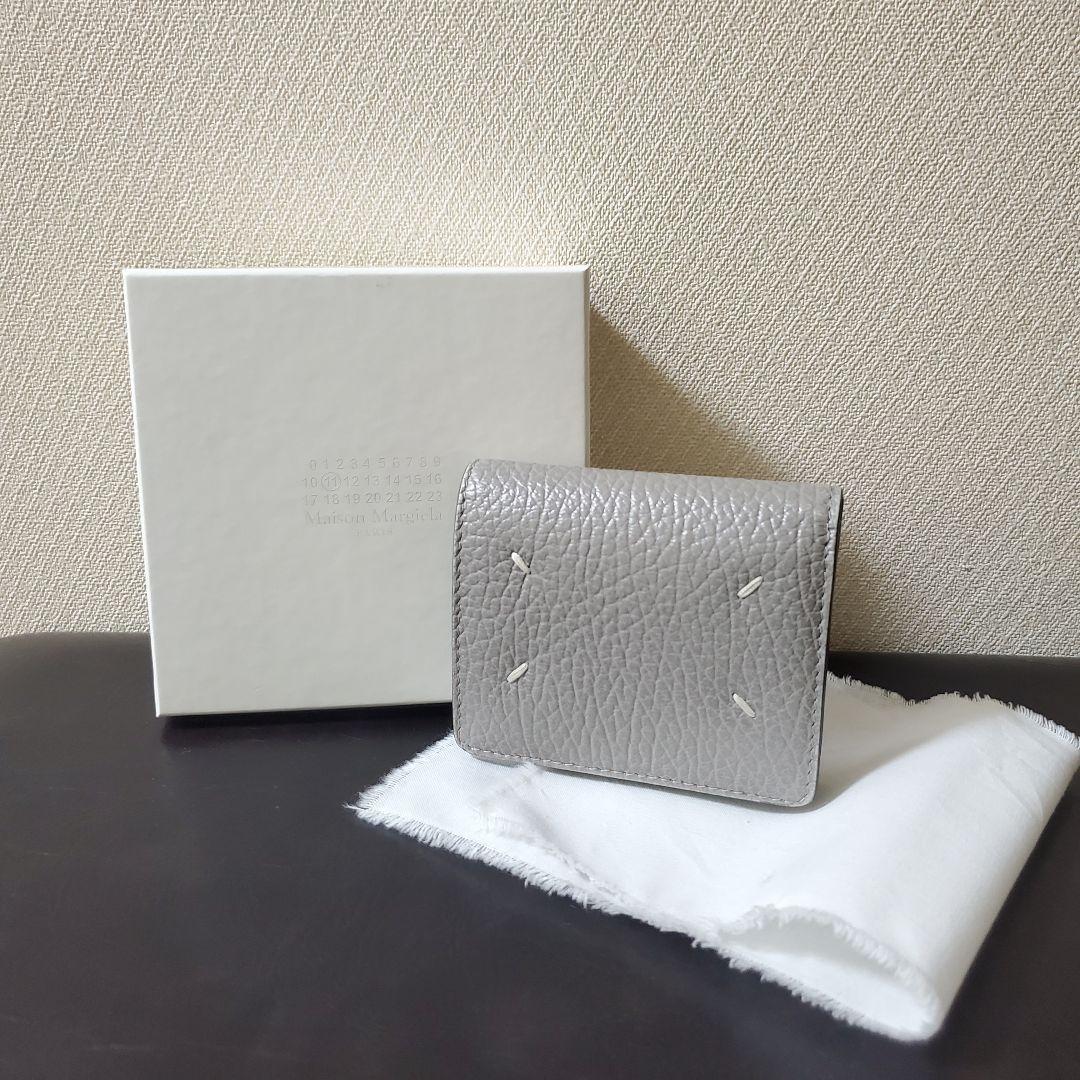メゾンマルジェラ 二つ折り財布 グレー - メルカリ