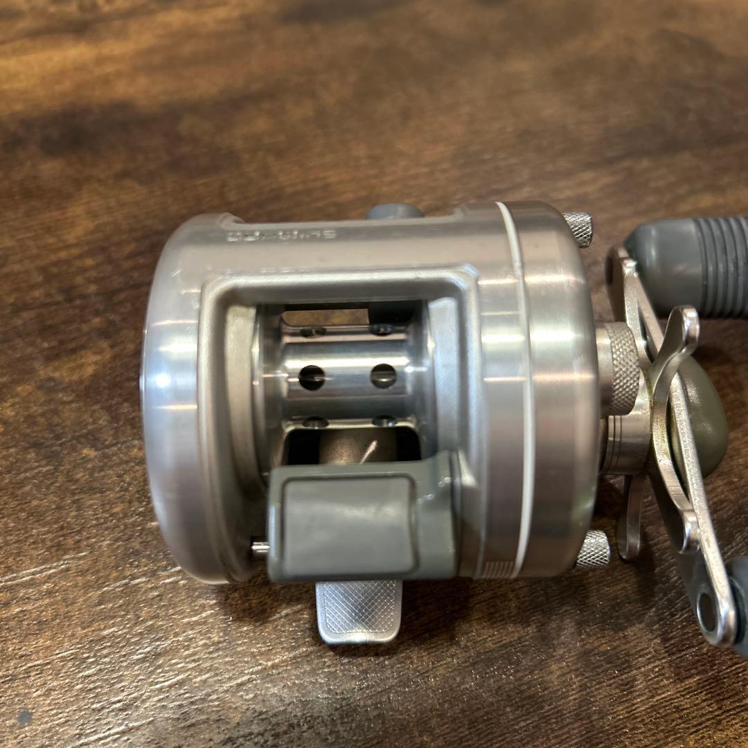 シマノ 92カルカッタ100 右