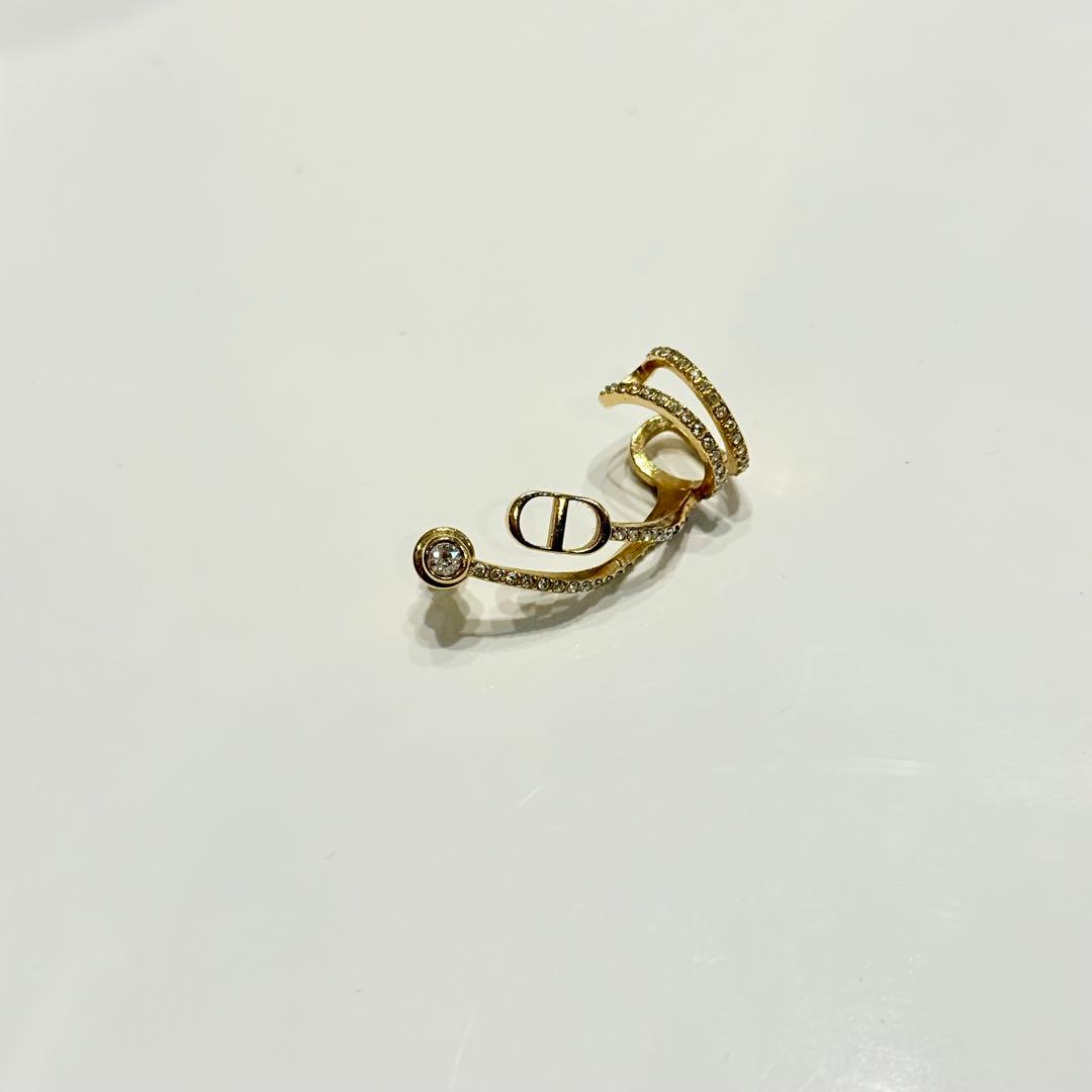 Dior イヤーカフピアス　左耳