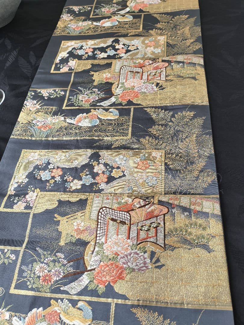 A879★逸品‼️豪華刺繍‼️テーブルランナー2m12cm