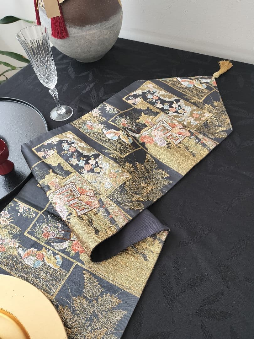 A879★逸品‼️豪華刺繍‼️テーブルランナー2m12cm