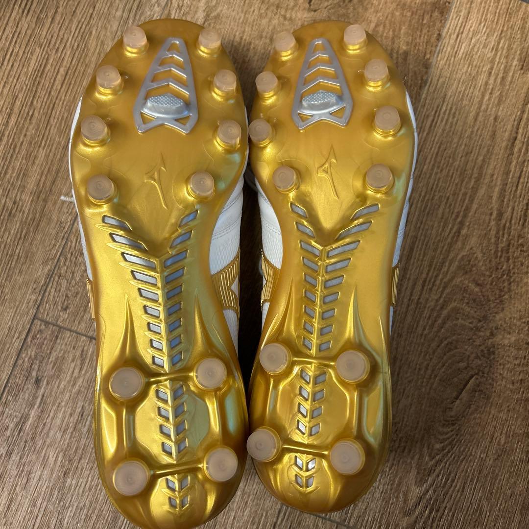 モレリアネオ4β Japan 限定カラー 白×金 26cm - メルカリ