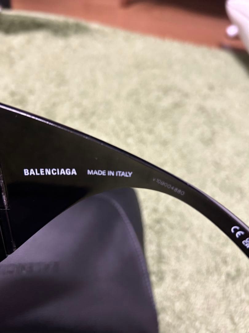 balenciaga mask sunglasses XG COCONA着用