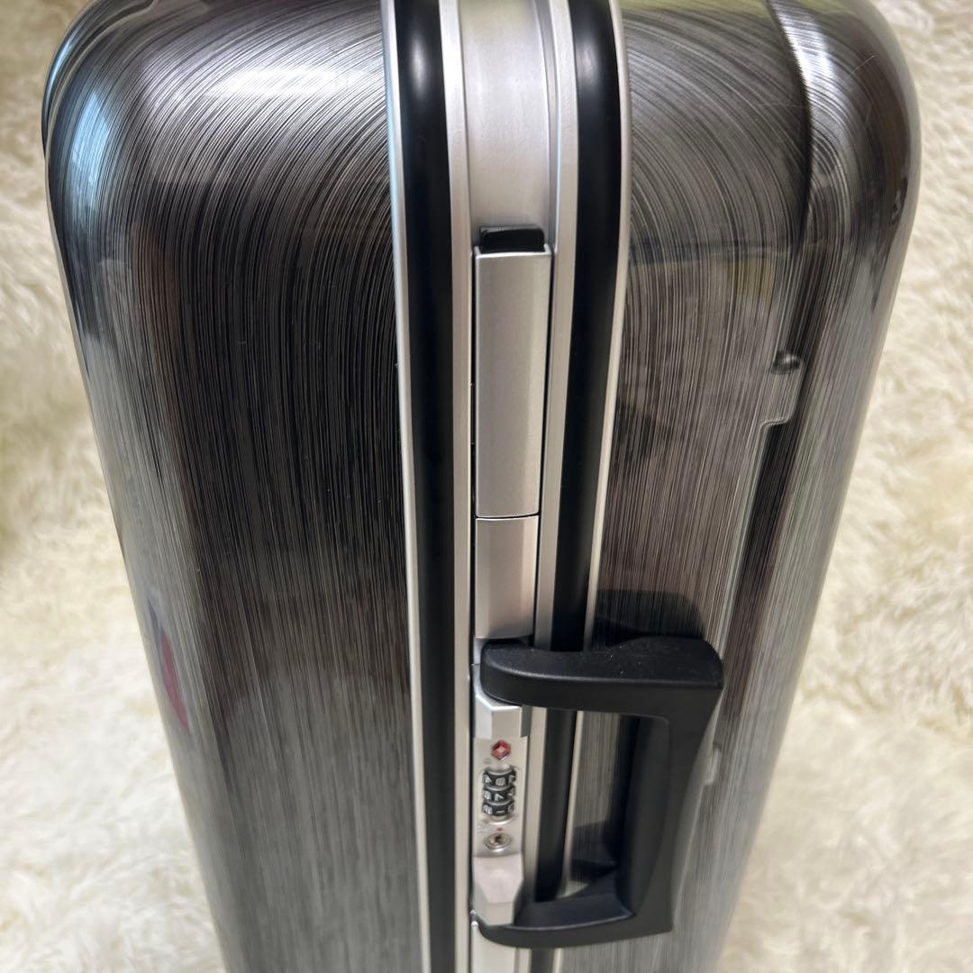 【極美品】ACE　ボルケーノ　32リットル　4輪 ブラック　ポリカーボネート