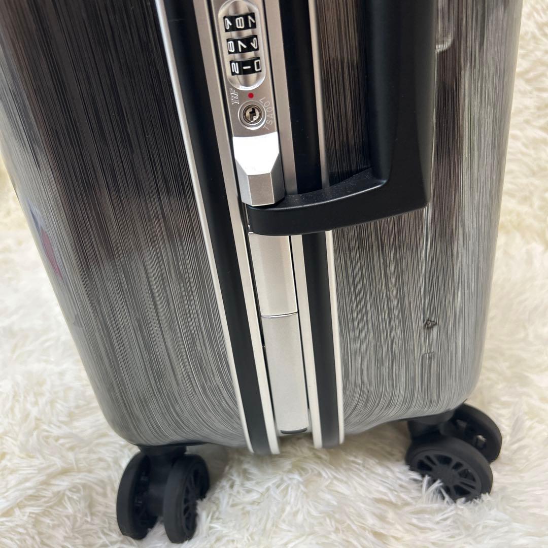 【極美品】ACE　ボルケーノ　32リットル　4輪 ブラック　ポリカーボネート