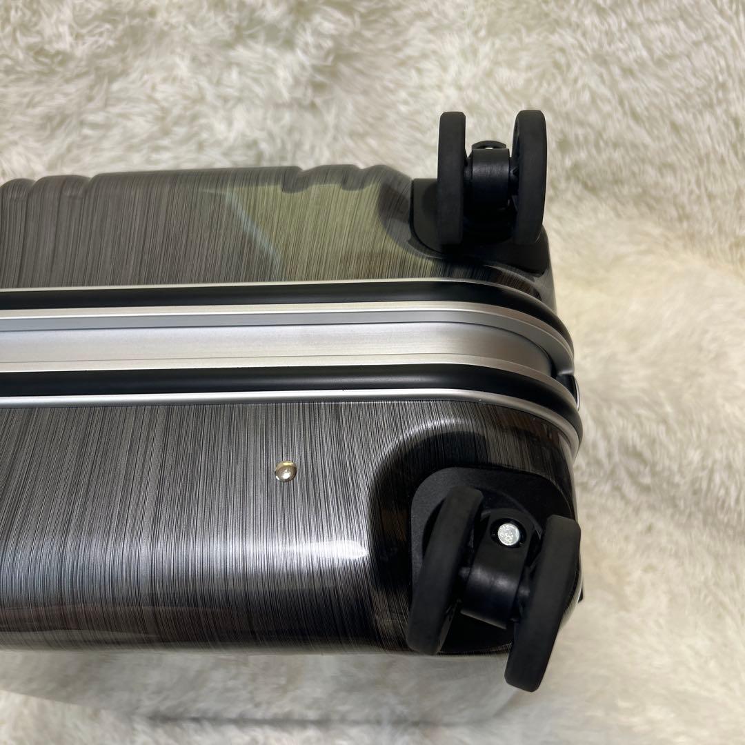 【極美品】ACE　ボルケーノ　32リットル　4輪 ブラック　ポリカーボネート