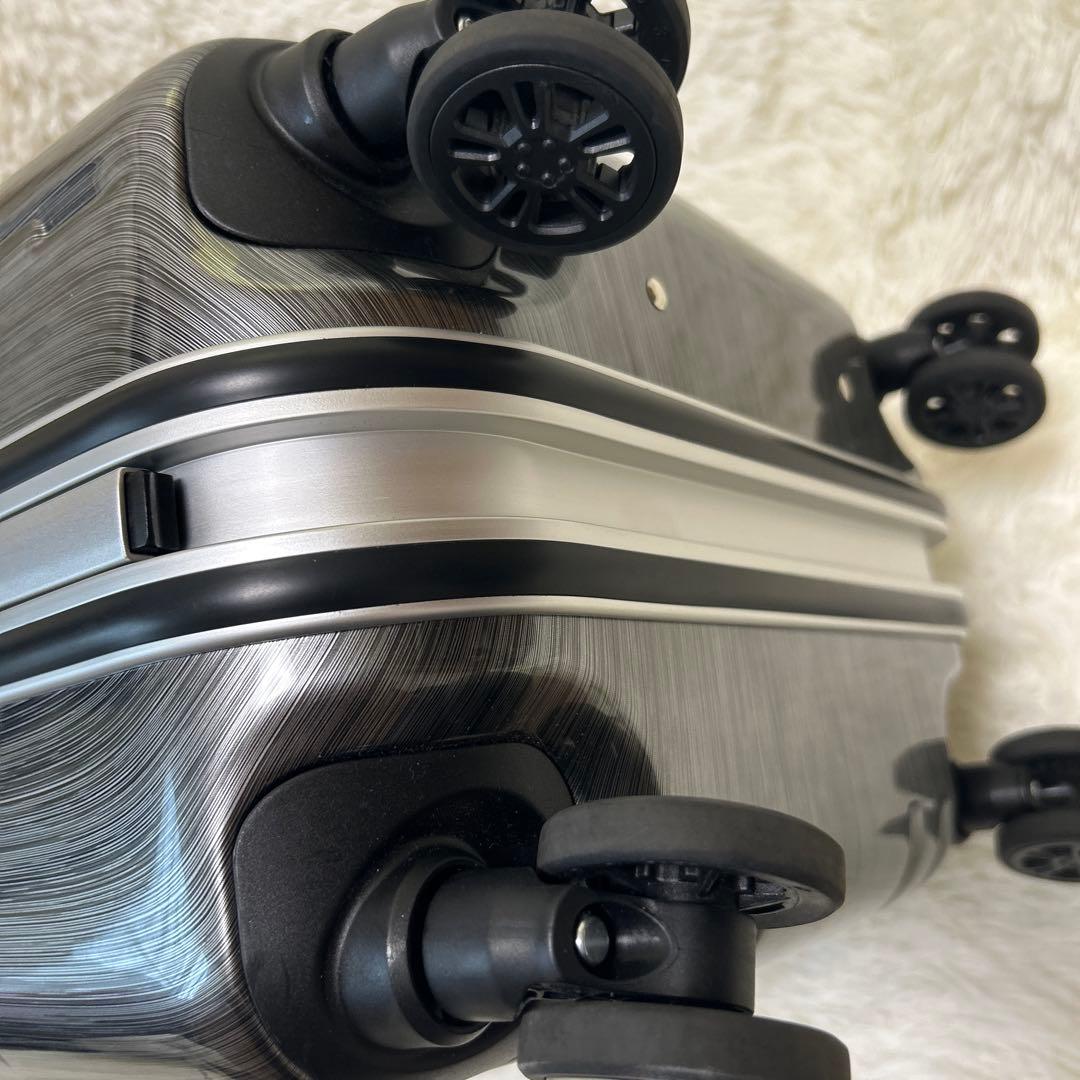 【極美品】ACE　ボルケーノ　32リットル　4輪 ブラック　ポリカーボネート