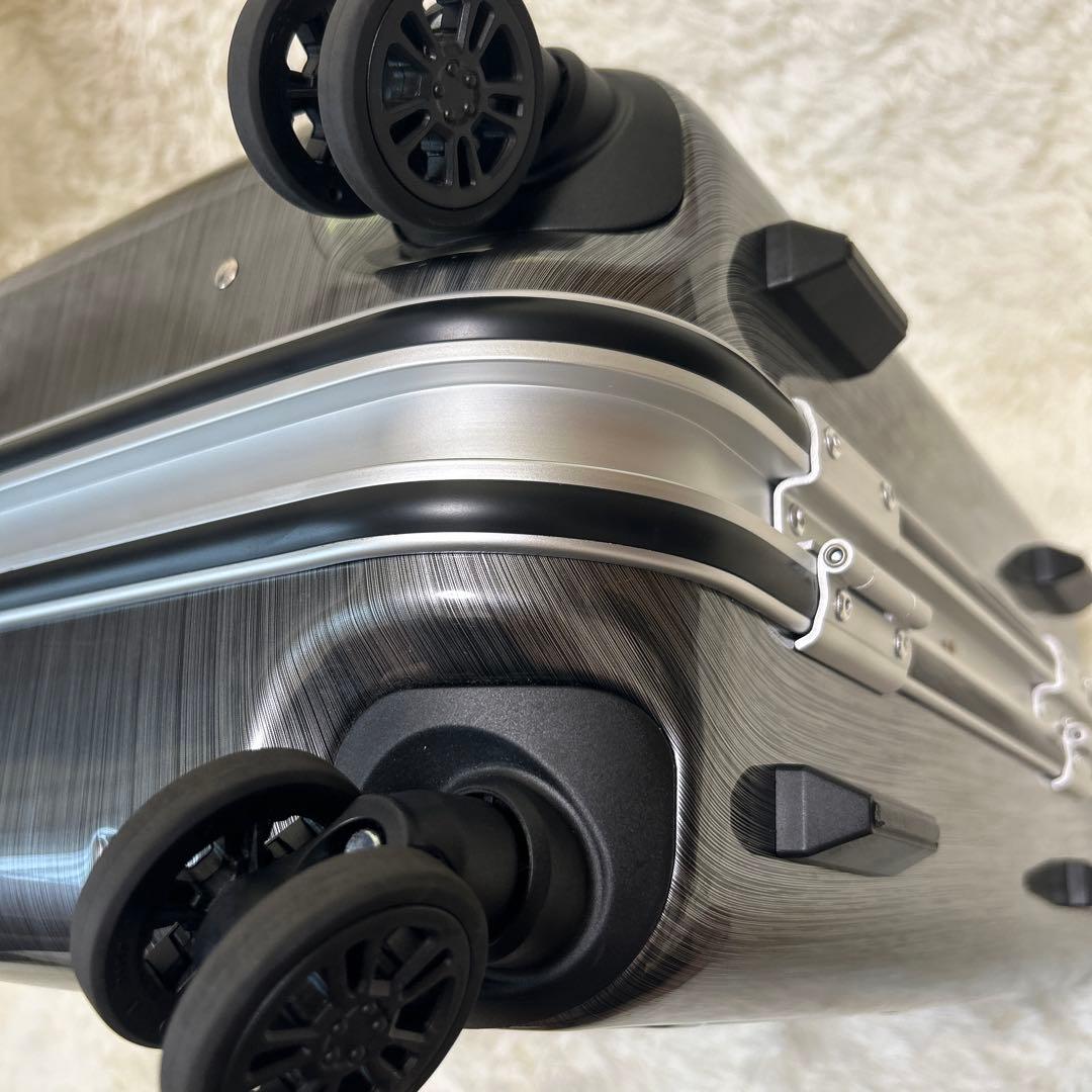 【極美品】ACE　ボルケーノ　32リットル　4輪 ブラック　ポリカーボネート