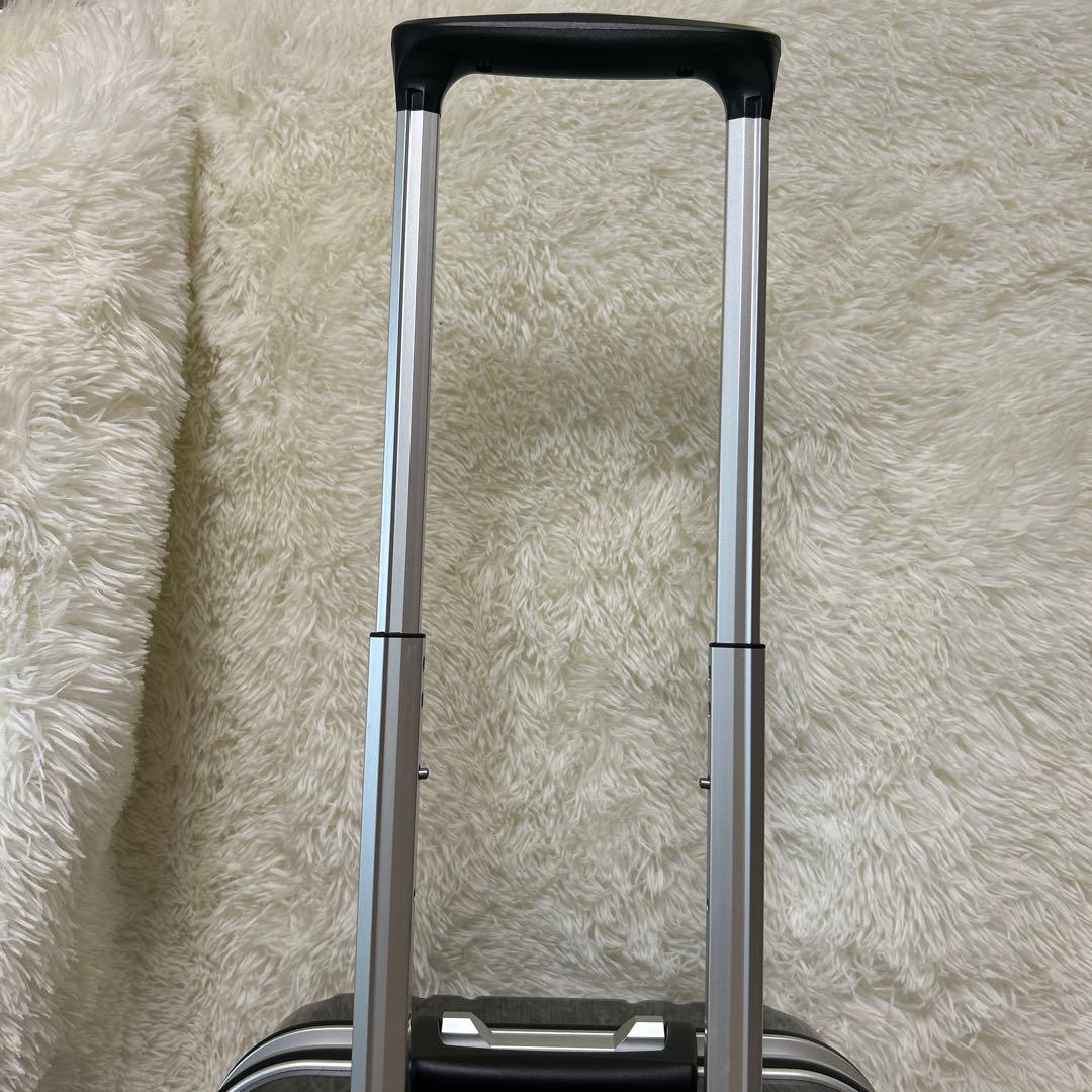 【極美品】ACE　ボルケーノ　32リットル　4輪 ブラック　ポリカーボネート