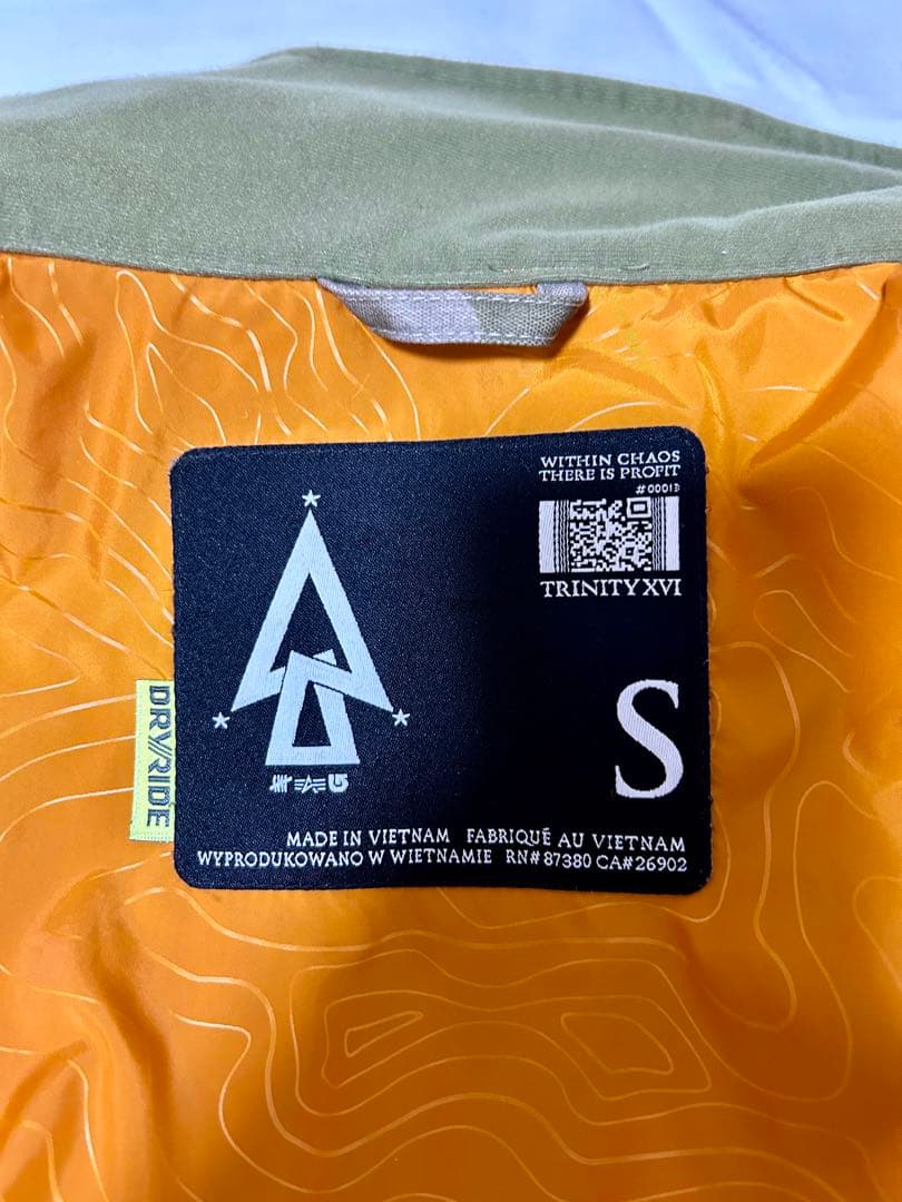 【Burton×Undefeated×Alpha スノーボードウェア