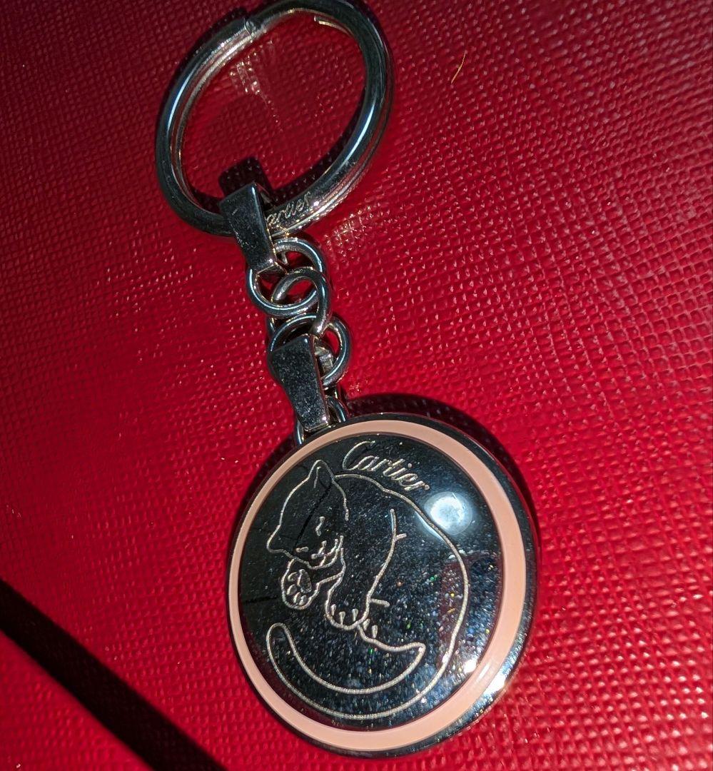 Cartier 猫モチーフ キーホルダー