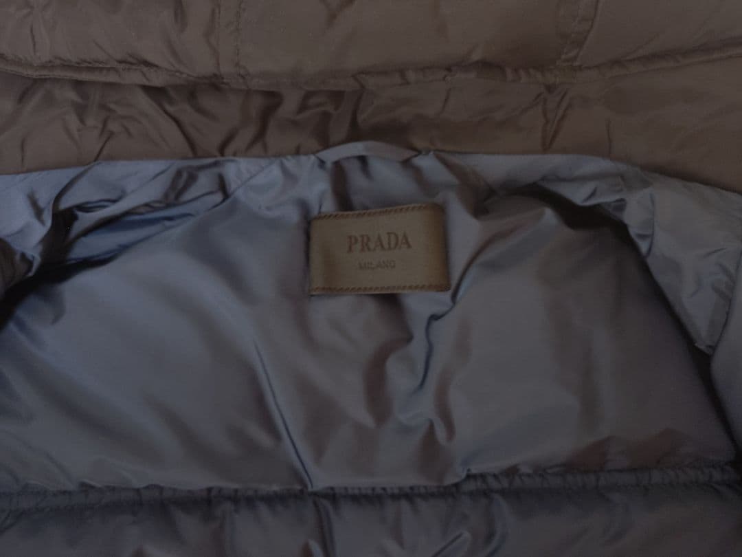 PRADA ブラックダウンジャケット