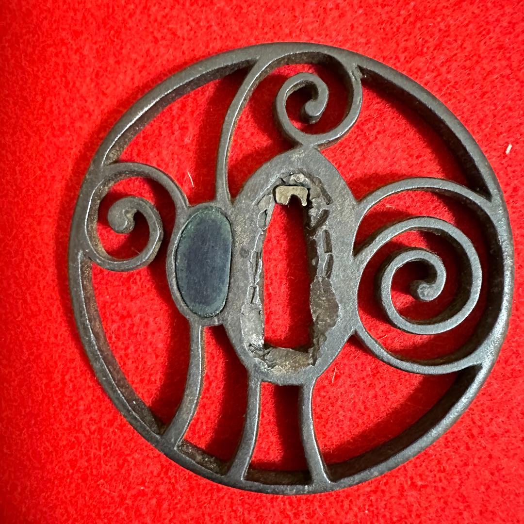 鉄地 金象嵌刀装具 鍔 刀鍔 骨董品 鉄地 鐔 武具 鉄