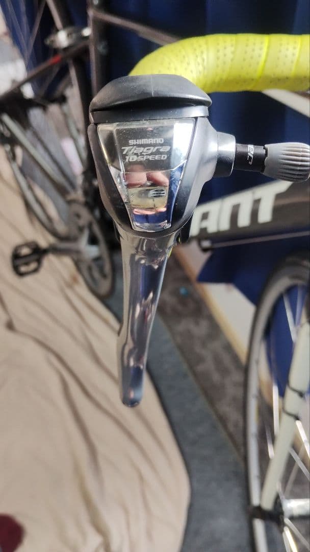 GIANT DEFY2 ティアグラ　2×10ｓ