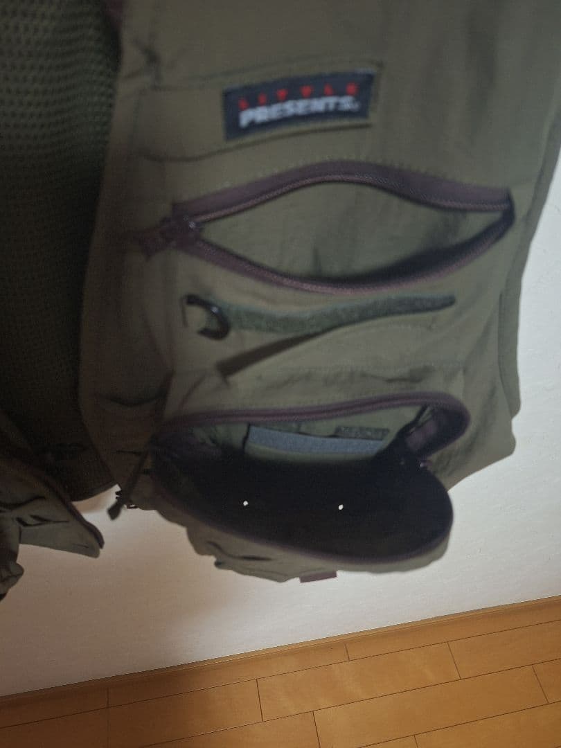 最終値下げ　フィッシングベスト ルアーフライ用 LITTLE PRESENTS