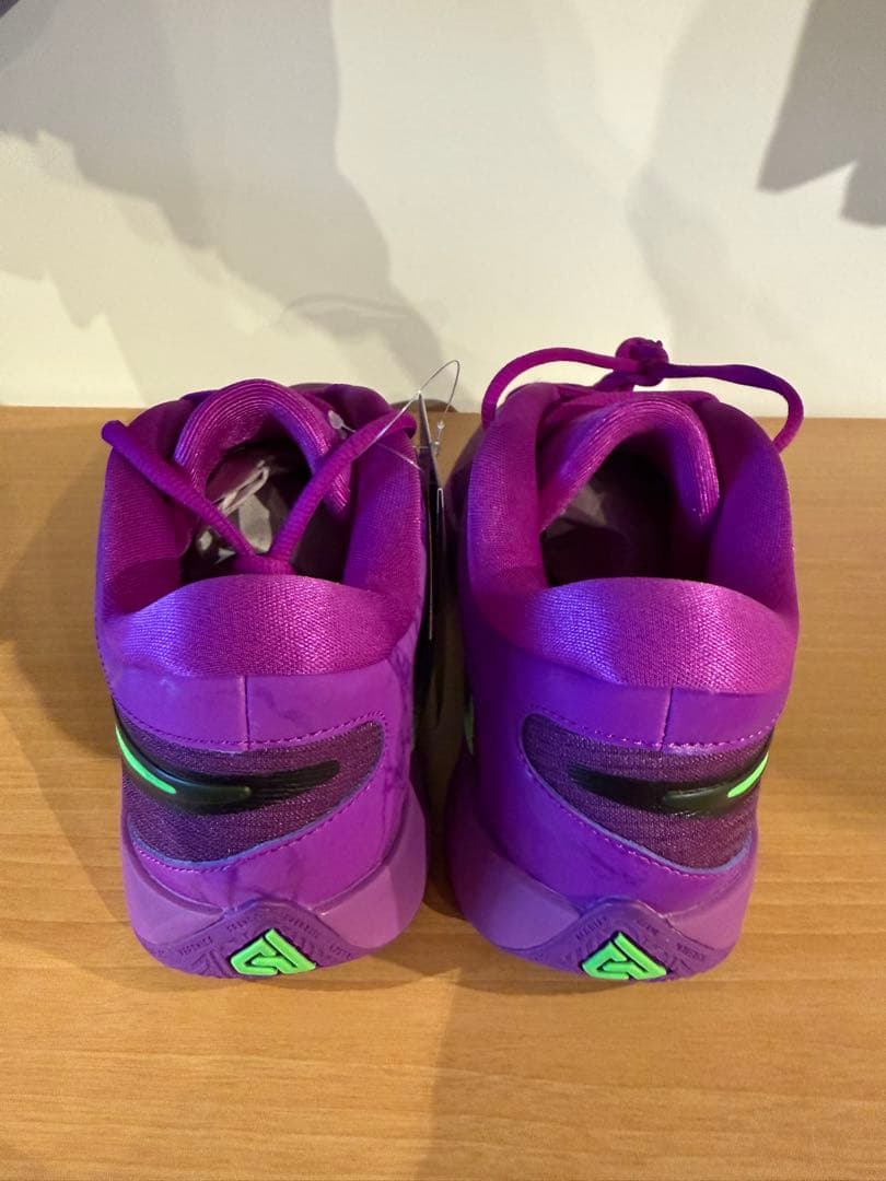 バッシュ　ヤニスフリーク6