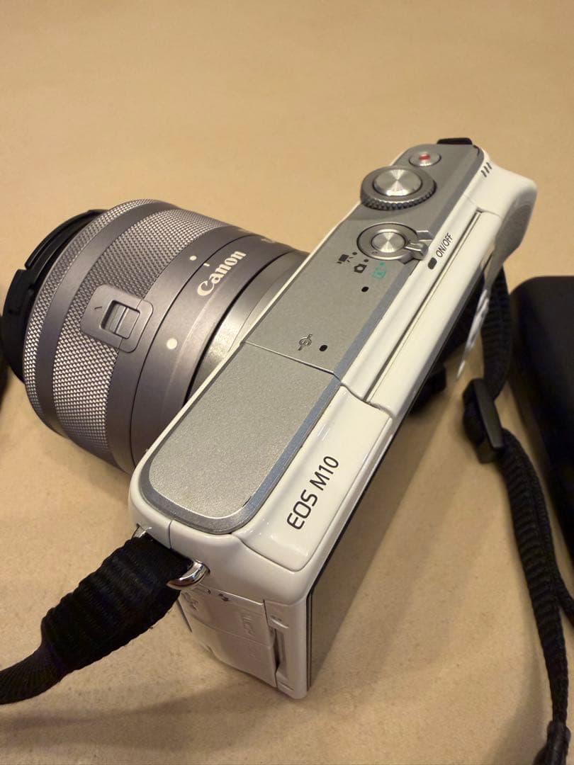 デジタルカメラ Canon eosm10