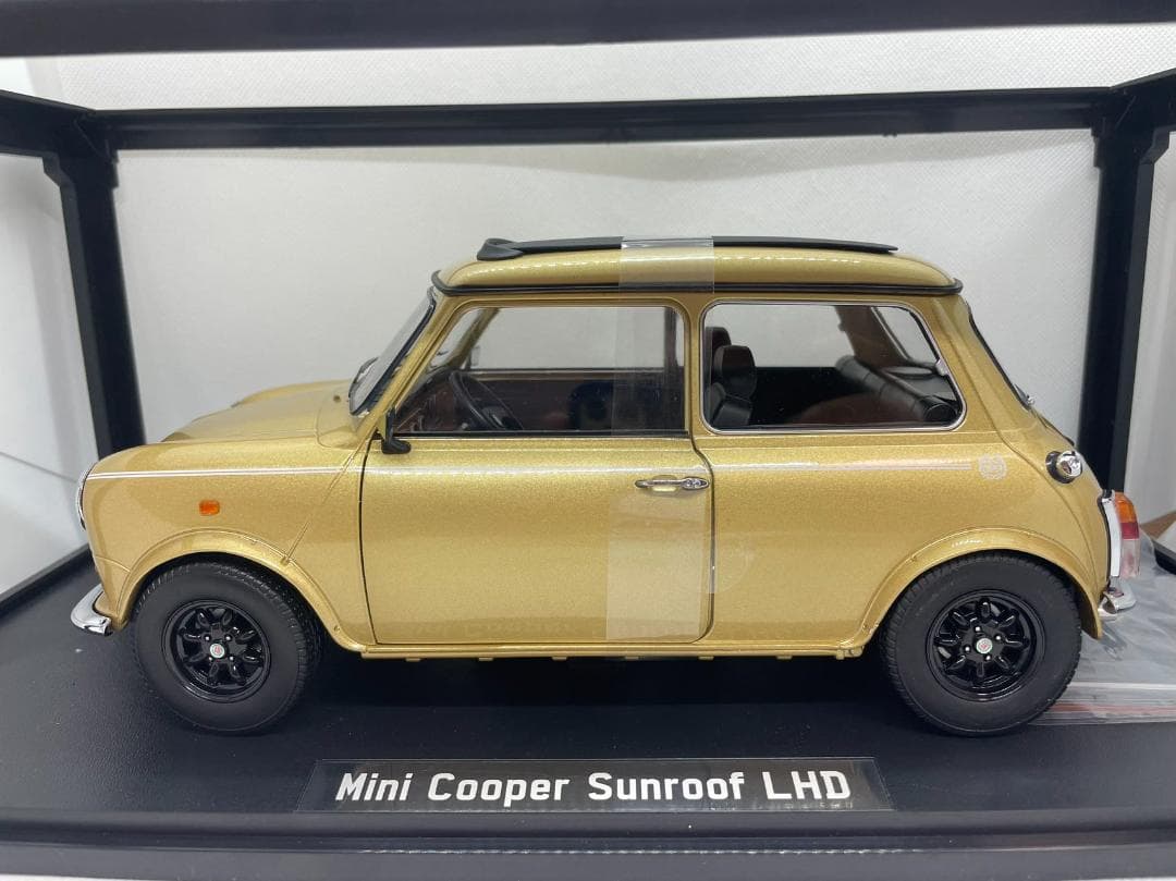 305-052 KK 1/12 ミニ クーパー Sunroof LHD - ミニカーオンライン