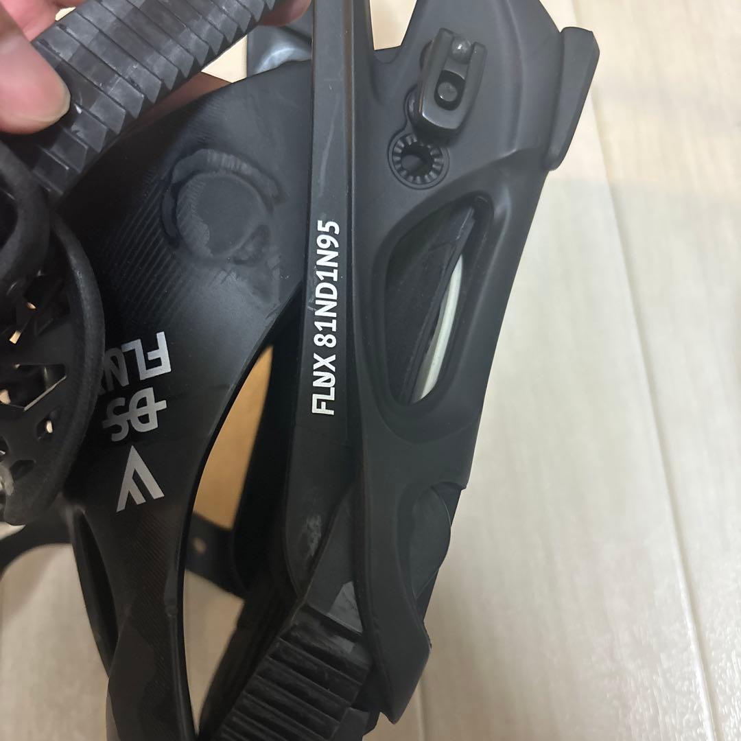 スノーボードビンディング　FLUX 81ND1N95