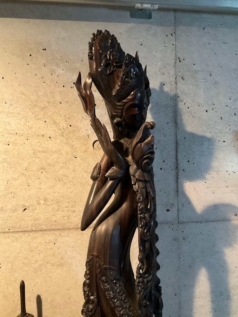 インドネシア　黒檀の置き物