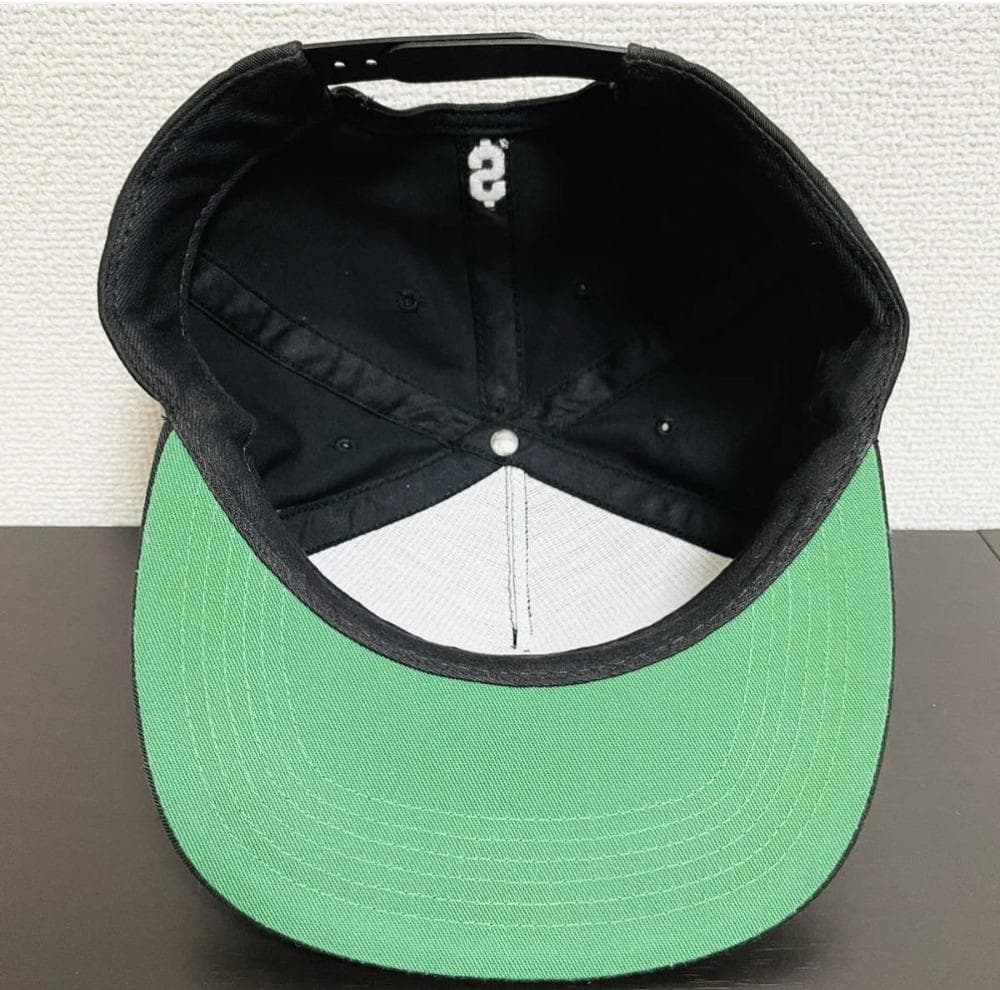 Supreme ブラック スナップバックキャップ