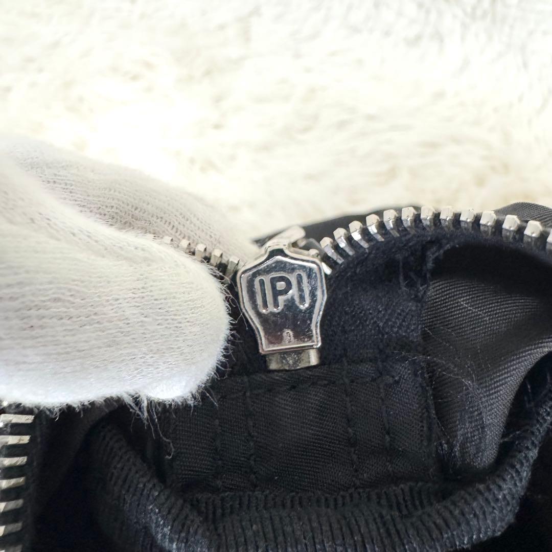 プラダ ミニボストン ハンドバッグ 三角ロゴ y2k レザー ナイロン 黒