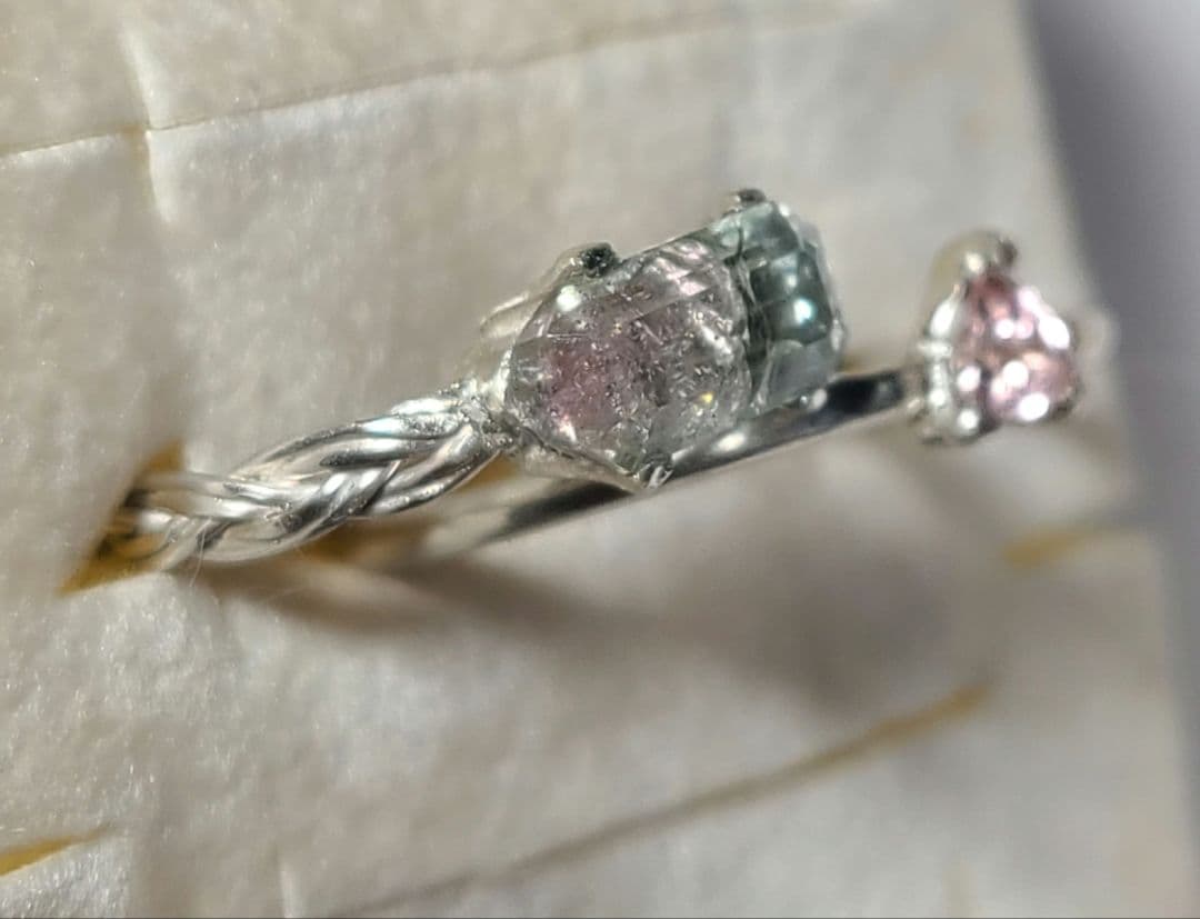 えむえすレインボー入り★アフガニスタン産バイカラートルマリン★