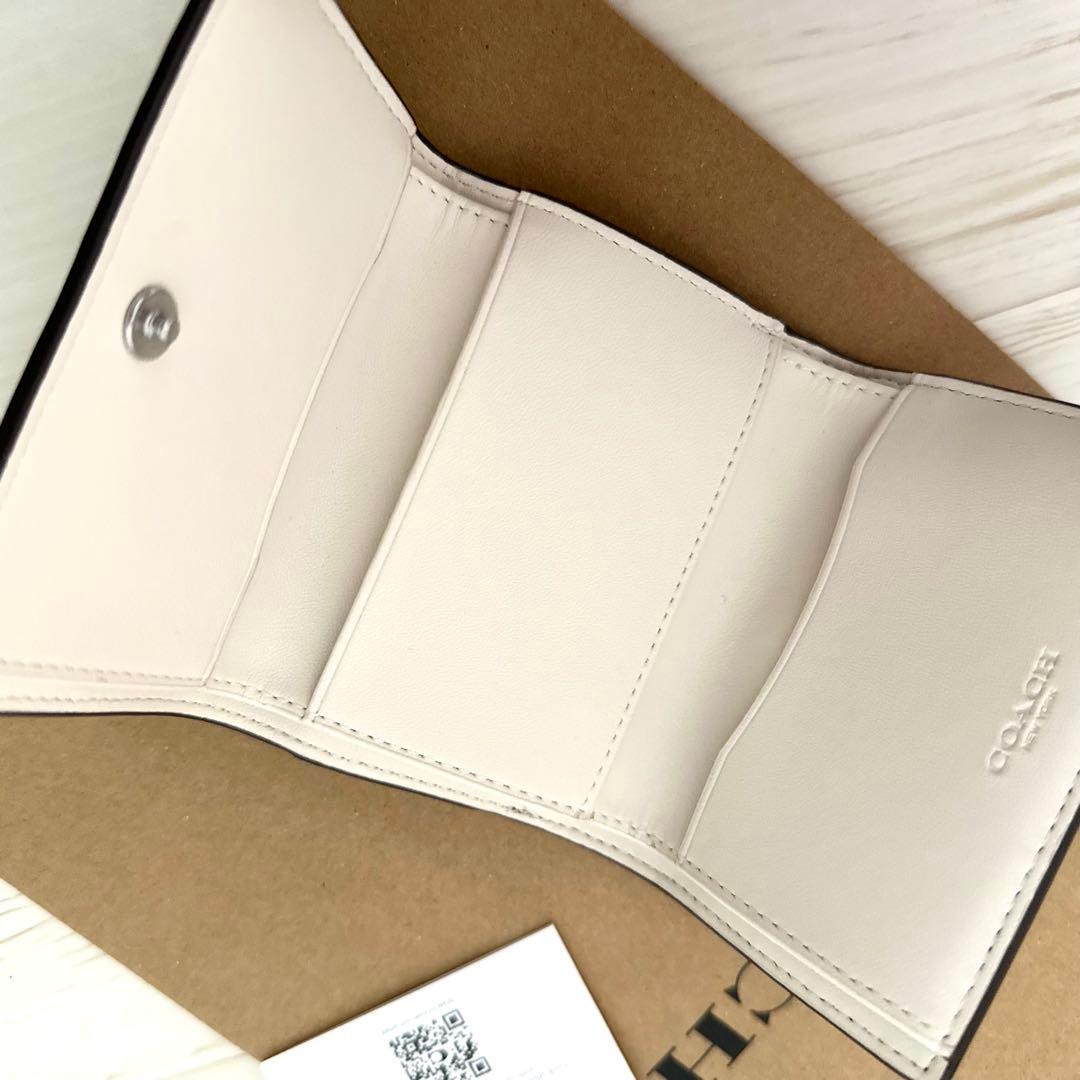 新品 COACH コーチ 財布 折り財布 3つ折り財布 ホワイト - メルカリ