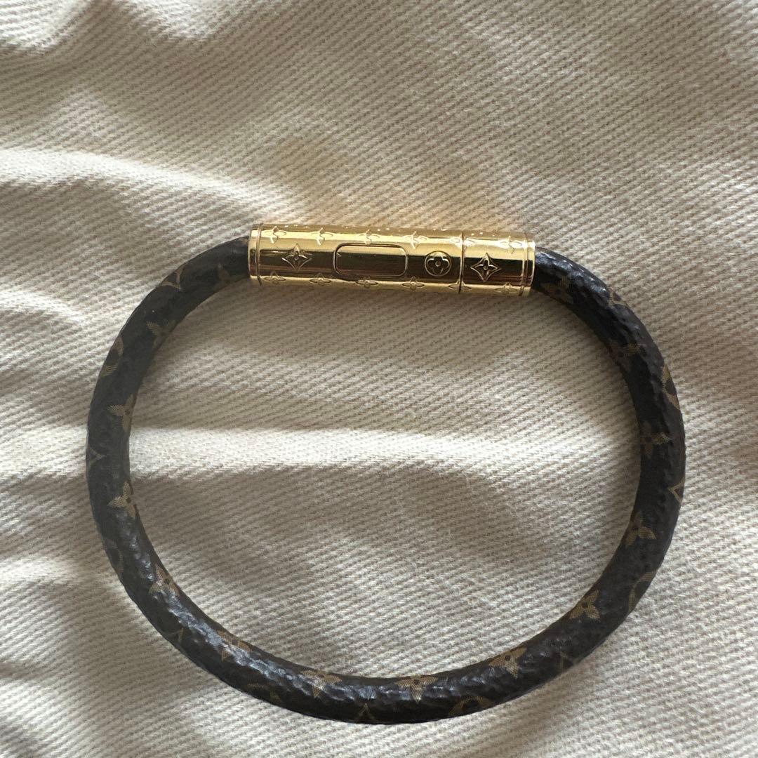 お値下げしました♡ ルイヴィトン。モノグラムパターン バングル