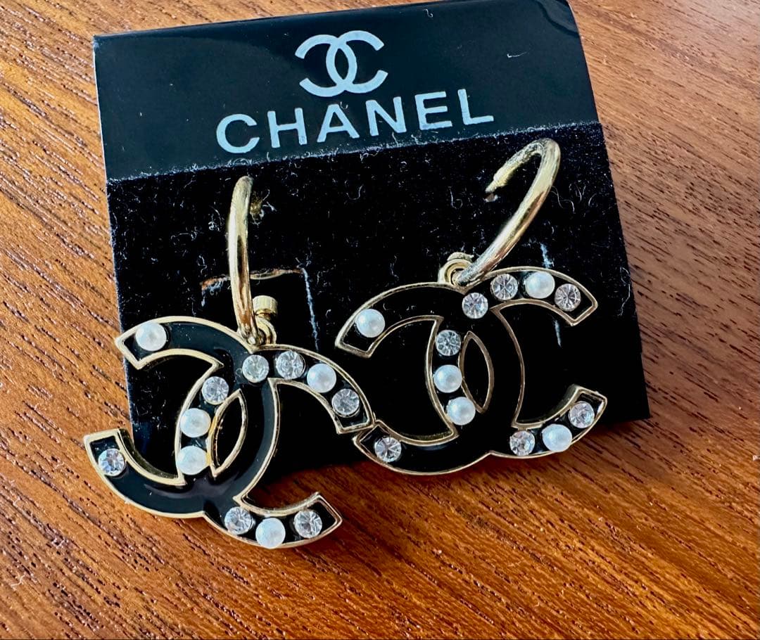 CHANEL ダブルCロゴ ピアス - メルカリ