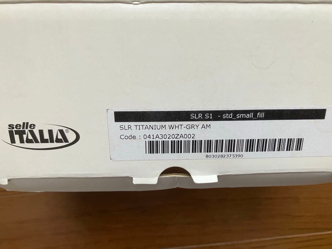 新品　SLR TITANIUM ホワイト 軽量145g サドル