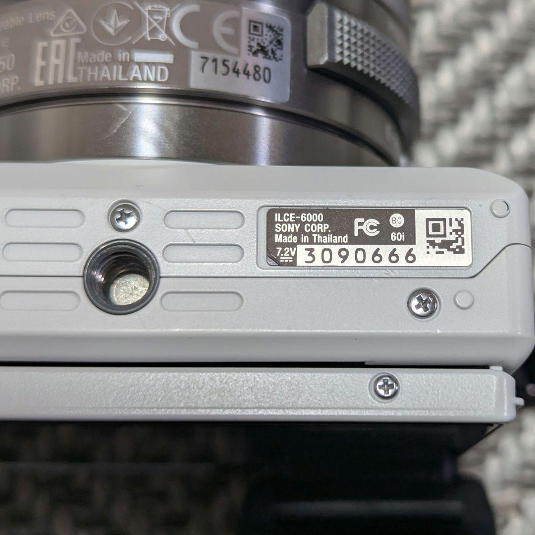 ト*ム様 SONY α6000 ホワイト パワーズームレンズキット