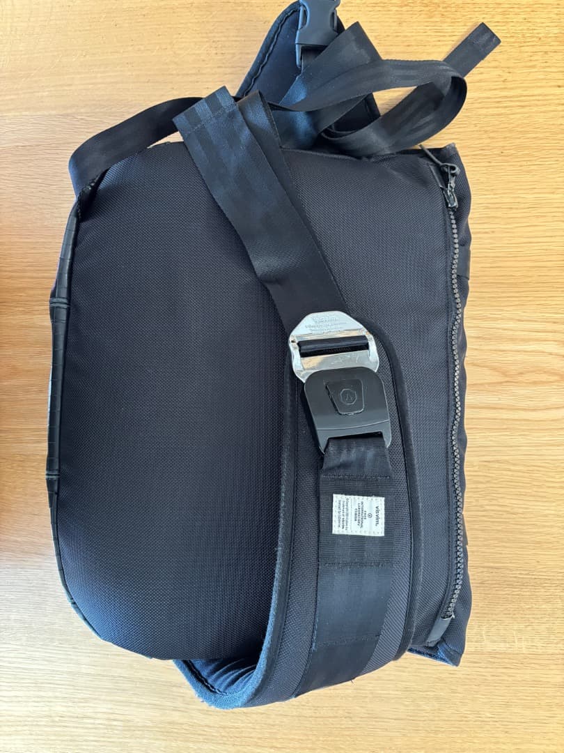 visvim　メッセンジャー　バック