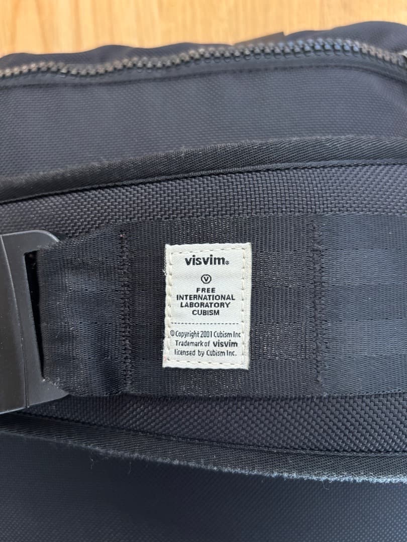 visvim　メッセンジャー　バック