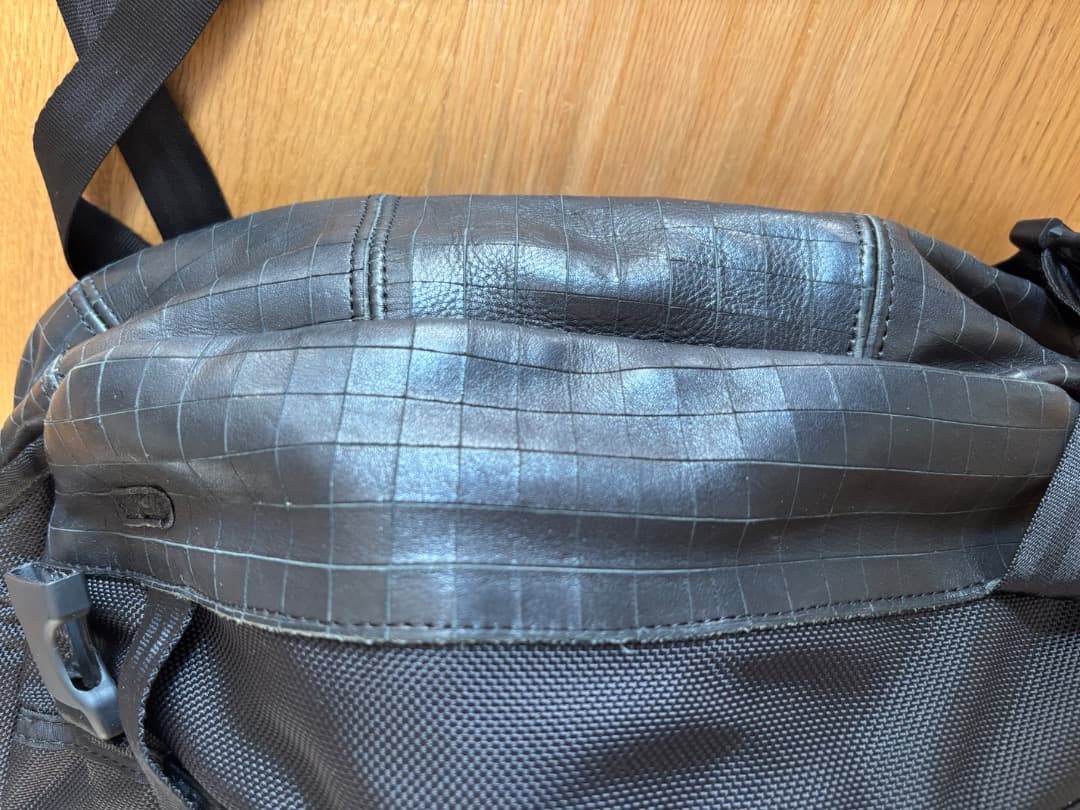 visvim　メッセンジャー　バック