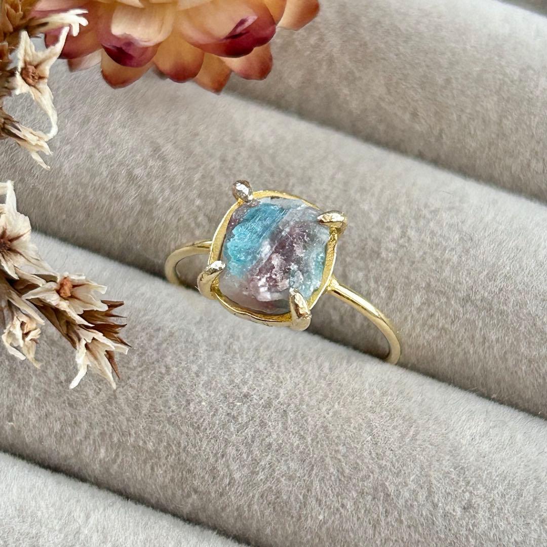 パライバトルマリンインクォーツの9号リング（サイズ変更不可）