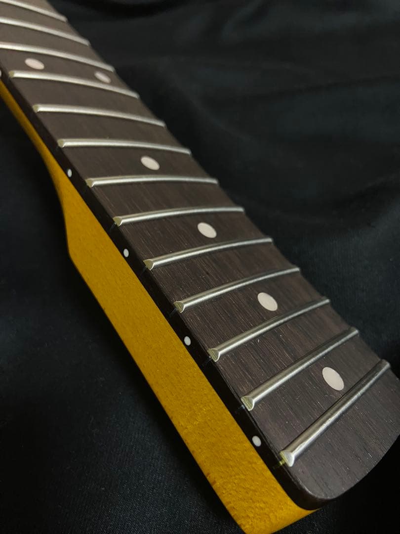 ストラトキャスタービンテージネック（No1）ビンテージカラーニトロサテン塗装