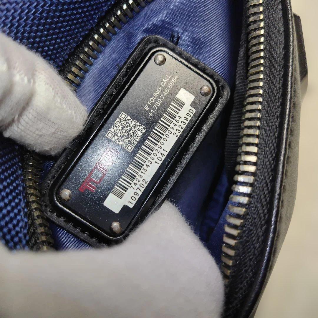 ✨美品✨トュミ　TUMI ボディーバック ケリー 232399D ネイビー