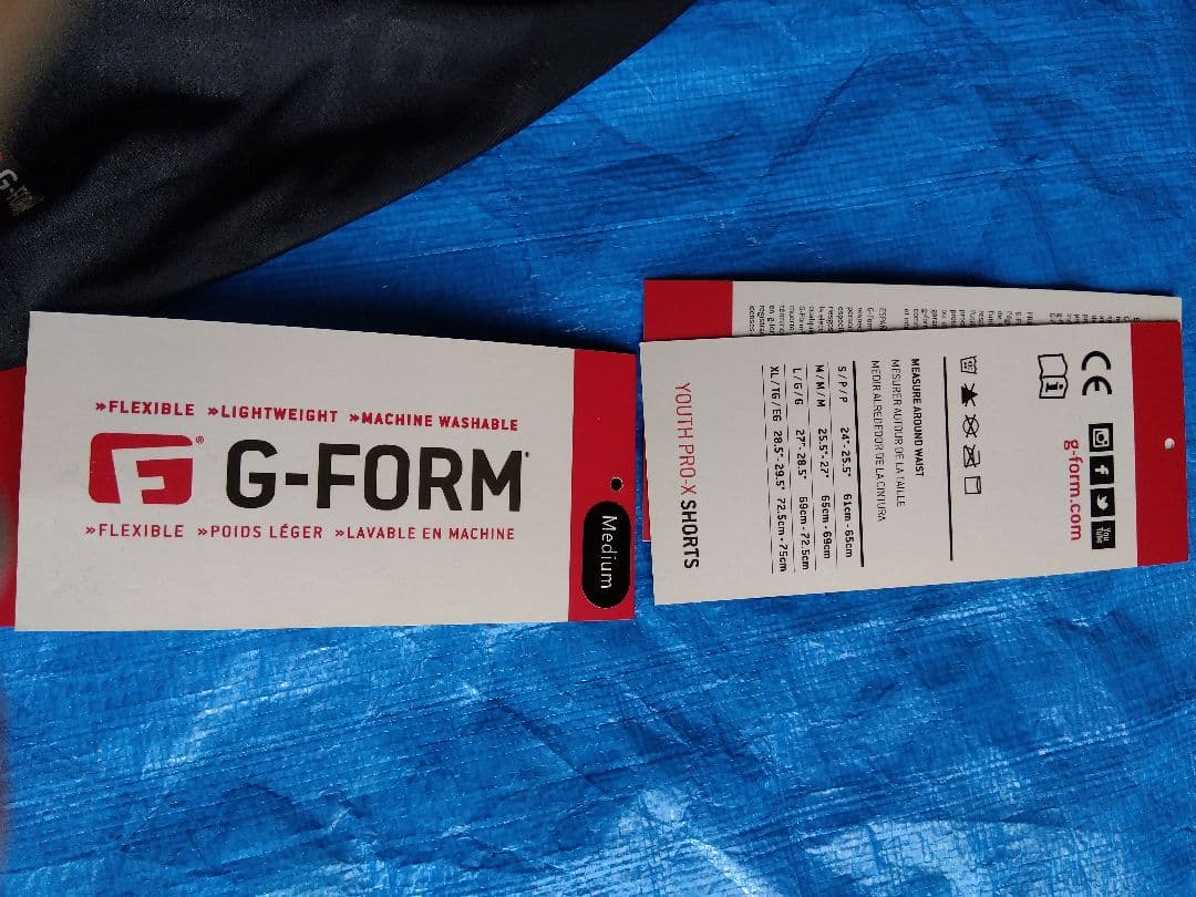 ユース　G-FORM ショーツ　Mサイズ　FOX 二ーガード　ワンサイズ