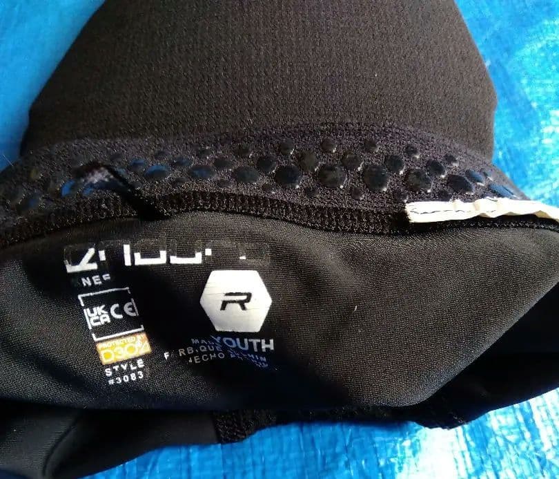 ユース　G-FORM ショーツ　Mサイズ　FOX 二ーガード　ワンサイズ