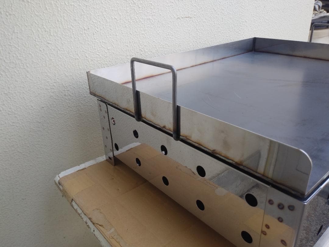 ガスグリラー ★ 鉄板極厚9ミリ ★ LPガス ★ 3辺フチ ★ 持ち手付き