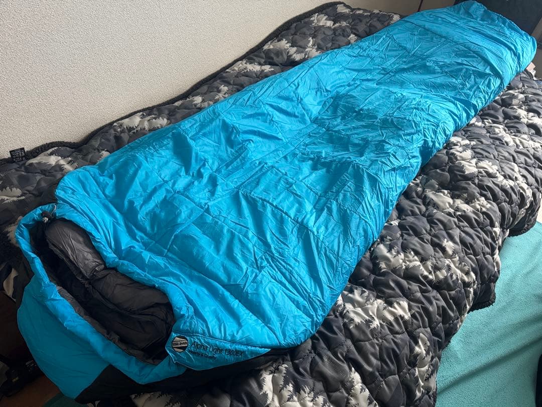 【超美品】ISUKA Alpha Light 1300EX 寝袋【使用少】