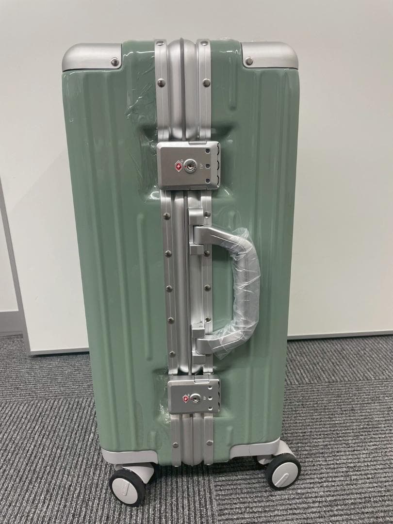 セール中！リベティ多機能キャリーケース【エナメルカーキSサイズ】90