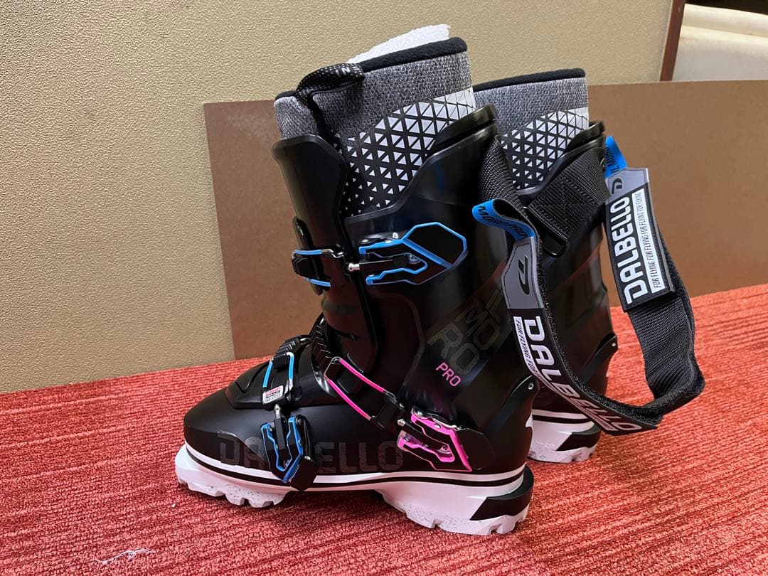 ダルベロ　DALBELLO PRO スキーブーツ ブラック/ピンク 24.5cm