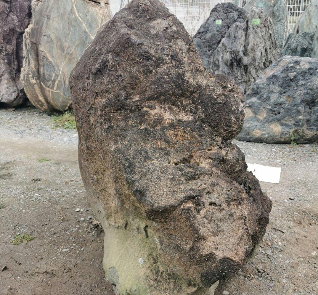 鳥海石　714キロ　庭石　石　石材 庭　坪庭　ガーデニング　置物　オブジェ