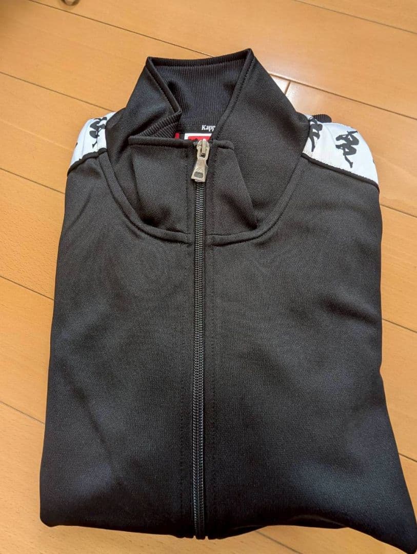 ジップアップジャケット ブラック　Ｌサイズ　kappa
