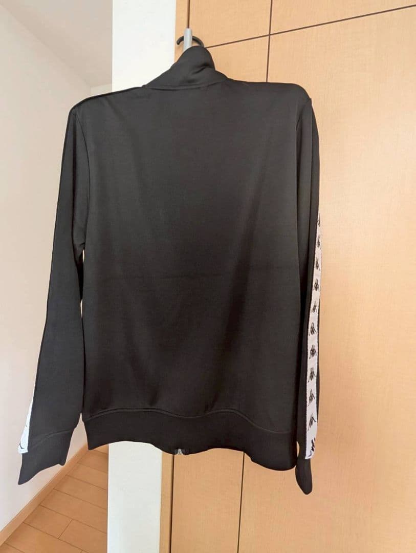 ジップアップジャケット ブラック　Ｌサイズ　kappa